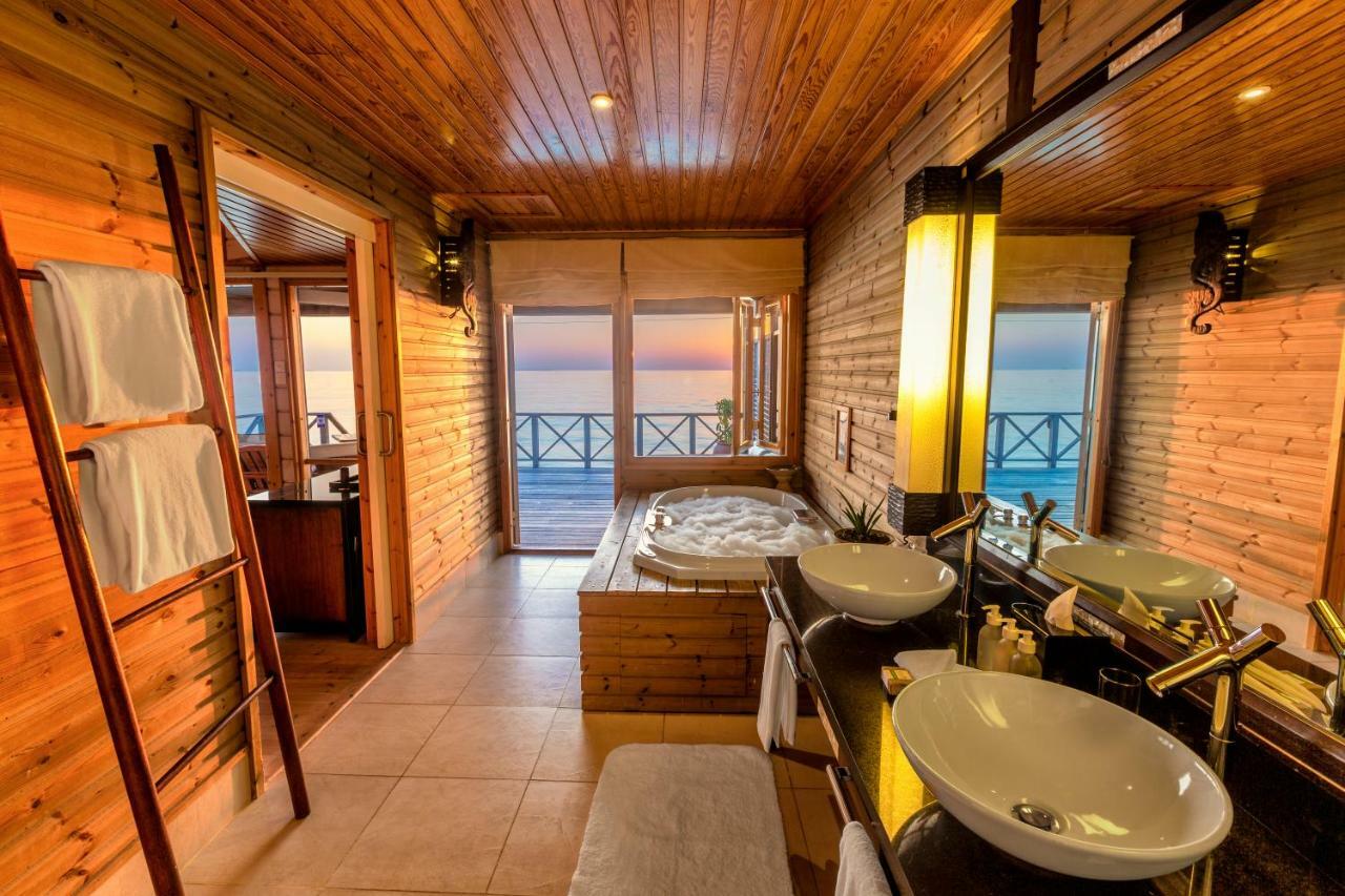 Komandoo Island Resort & Spa (Adults Only) Exterior photo